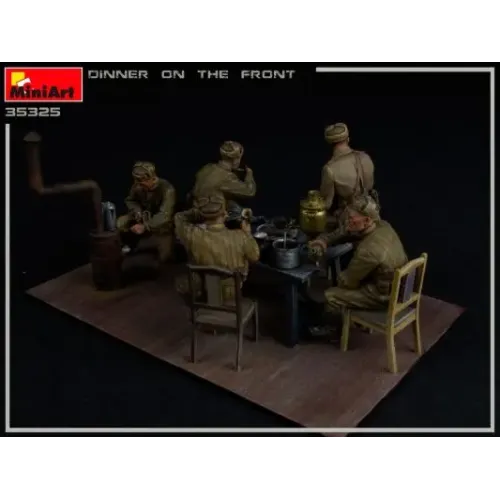 Фігури та мініатюри Збірна модель 1:35 Фігури Вечеря на фронті МініАрт 35325