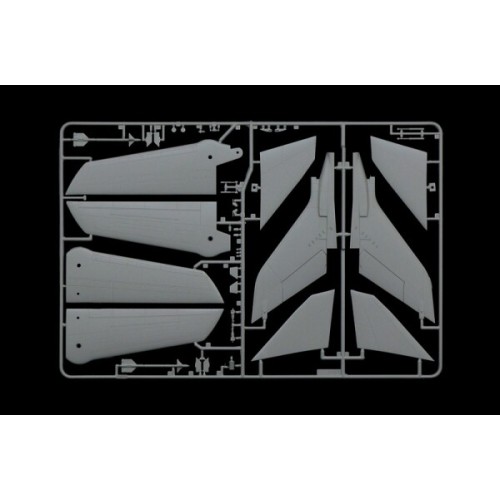 Сборная модель самолета Сборная модель 1:48 Самолет Panavia Tornado IDS 311 GV RSV Italeri 2766 1:48