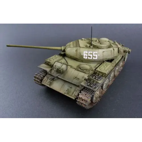 Бронетехника и артиллерия Средний танк Т-44 M 1:35