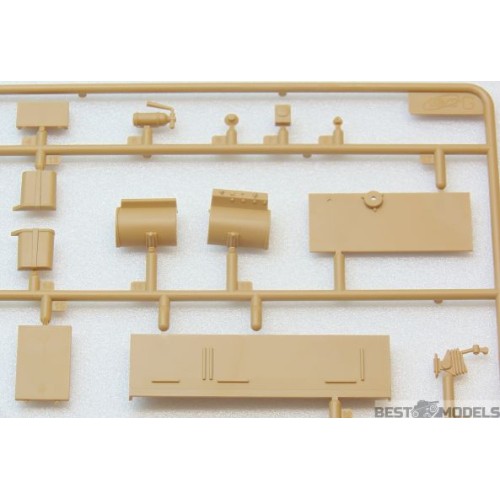 Авто-мото Збірна модель 1:35 Радянський автомобіль технічної допомоги ЗІЛ-131 ICM 35518