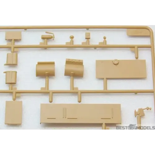 Авто-мото Сборная модель 1:35 Советский автомобиль технической помощи ЗИЛ-131 ICM 35518