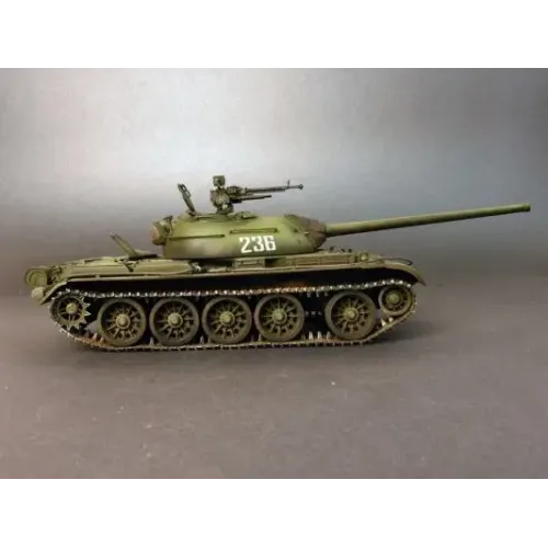 Бронетехника и артиллерия Средний танк T-54-3, 1951 г. 1:35