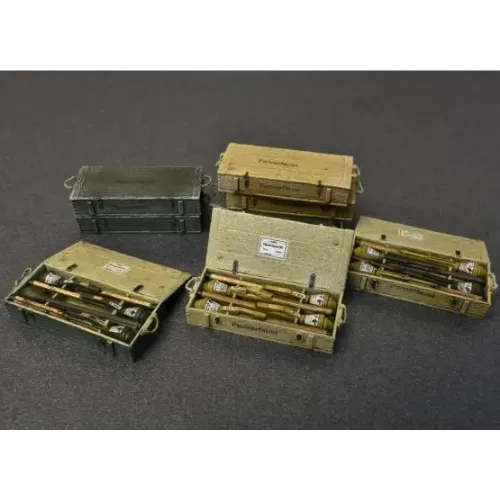 Фігури та мініатюри Збірна модель 1:35 Німецький гранатомет (Панцерфауст 30:60) MiniArt 35253