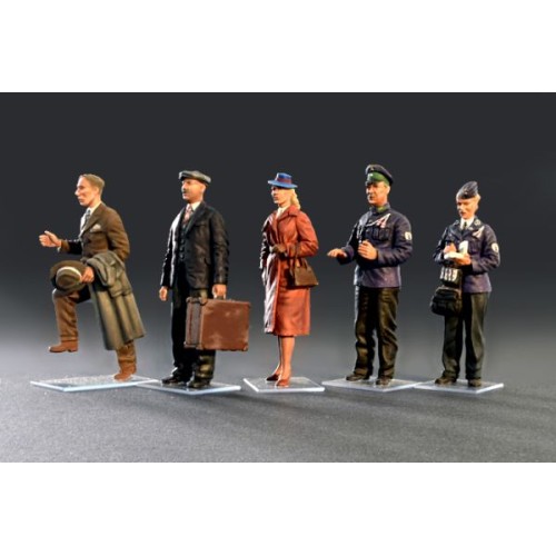 Фігури та мініатюри Збірна модель 1:35 Фігури екіпаж трамвая з пасажирами Miniart 38007