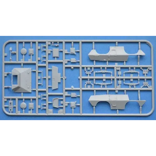 Бронетехника и артиллерия Боевая машина огневой поддержки LAV-150 с 20-мм автоматической и 90мм гладкоствольной пушкой 1:72