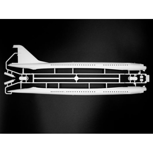 Сборная модель самолета Сборная модель 1:144 Сверхзвуковой пассажирский самолёт Ту-144 ICM 14401 1:144