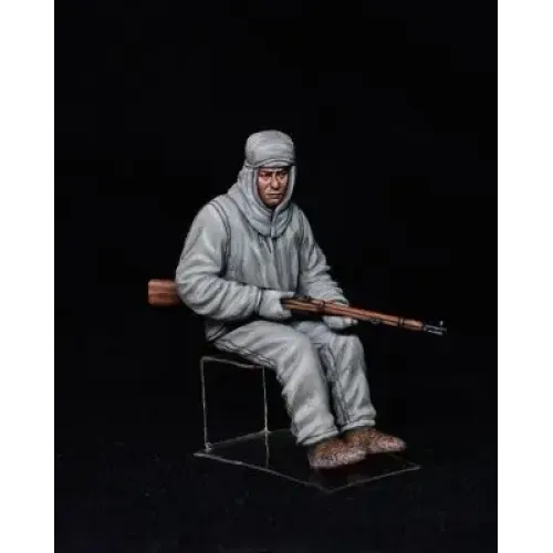 Фигуры и миниатюры Сборная модель 1:35 Фигуры советская штурмовая пехота в зимних камуфляжах Миниарт 35226