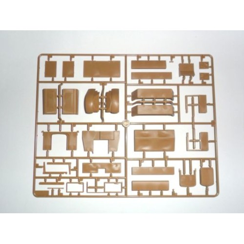 Бронетехника и артиллерия ICM35467 Henschel 33 D1 Kfz.72 WWII German radio communication truck