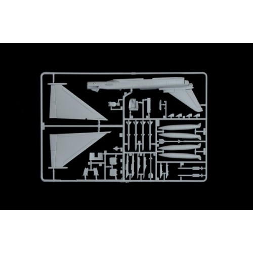 Сборная модель самолета Сборная модель 1:72 самолет Eurofighter 2000 Тайфун (двухместный ) Италери 1340 1:72