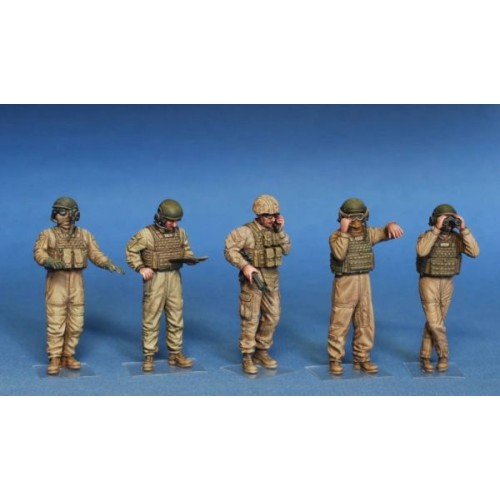 Фигуры и миниатюры Сборная модель 1:35 Фигуры экипаж танка USMC Миниарт 37008