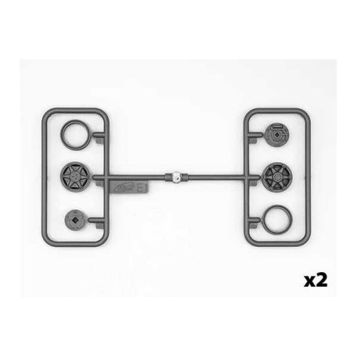 Бронетехника и артиллерия Грузовик Второй мировой войны Lastkraftwagen 3,5 t AHN с германскими водителями 1:24