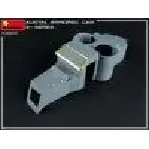 Бронетехніка та артилерія Збірна модель 1:35 Бронеавтомобіль Остін 3-я серія з інтер'єром (українська, польська, грузинська, румунська служби) MiniArt 39005