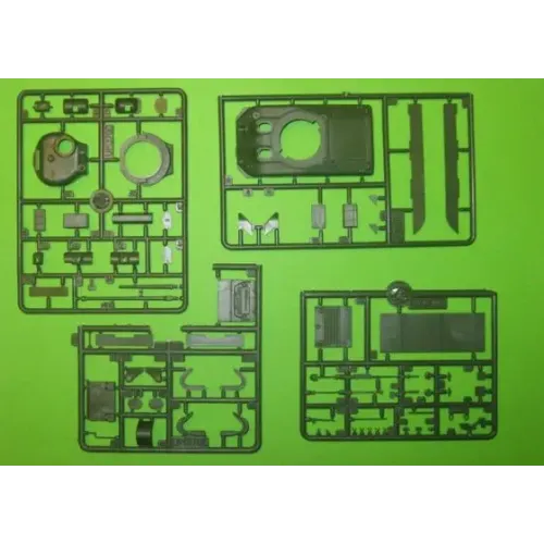 Бронетехника и артиллерия М4А1 "Шерман" с ракетной установкой М-17 (UM224) Масштаб: 1:72