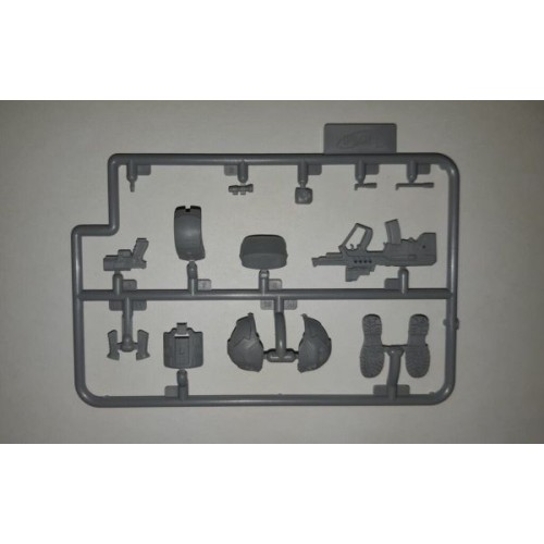 Фигуры и миниатюры Сборная модель 1:16 Фигура Офицер подразделения К-9 IDF с собакой ICM 16102
