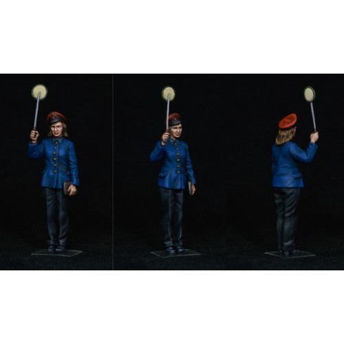 Фигуры и миниатюры Сборная модель 1:35 Фигуры персонал немецкой железнодорожной станции 1930-40г. Миниарт 38010