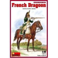 Сборная модель 1:16 Фигура Французский драгун Наполеоновские войны МиниАрт 16016