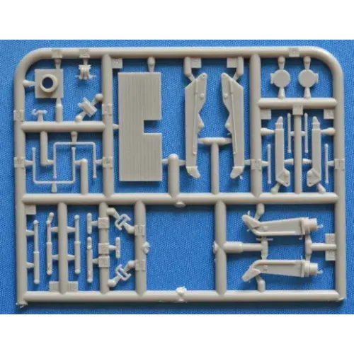 Бронетехніка та артилерія Плаваючий тягач Stalwart Mk-I (FV-620) 1:72