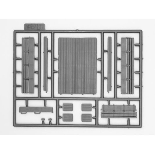 Бронетехника и артиллерия ICM72711 Ural-375D Soviet Army cargo truck