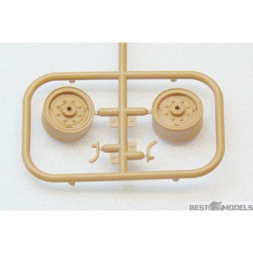 Авто-мото Збірна модель 1:35 Радянський автомобіль технічної допомоги ЗІЛ-131 ICM 35518