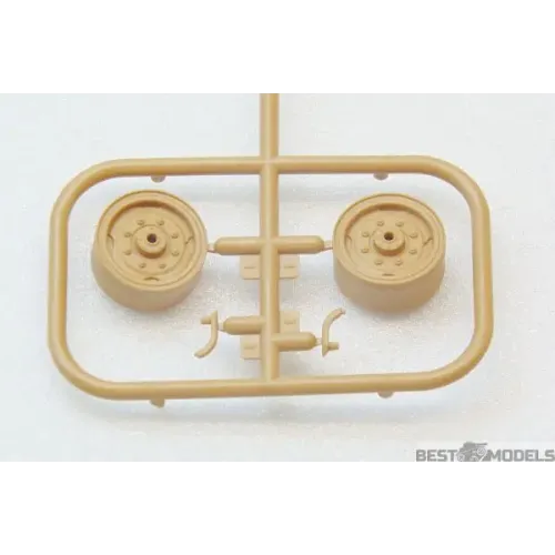 Авто-мото Сборная модель 1:35 Советский автомобиль технической помощи ЗИЛ-131 ICM 35518