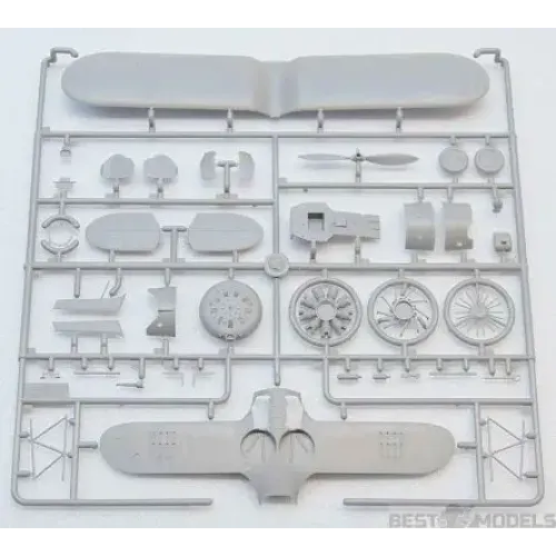 Сборная модель самолета Сборная модель 1:48 Советский истребитель-биплан I-153 (зимняя версия) ICM 48096 1:48