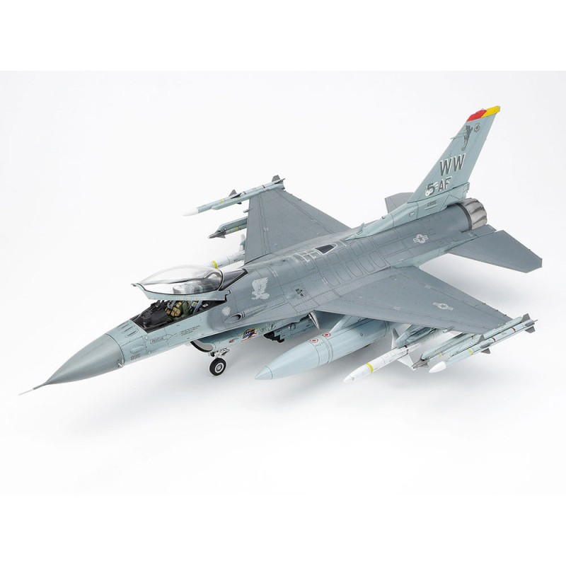 Збірна модель літака Tamiya – літак 1:48 F-16CJ Fighting Falcon 61098 1:48