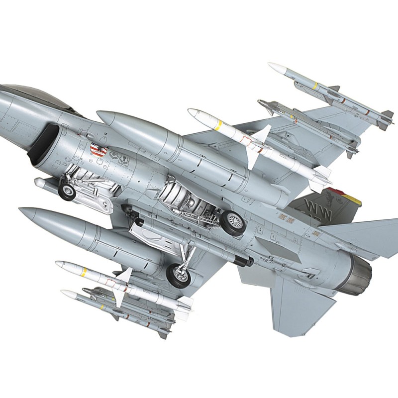 Збірна модель літака Tamiya – літак 1:48 F-16CJ Fighting Falcon 61098 1:48