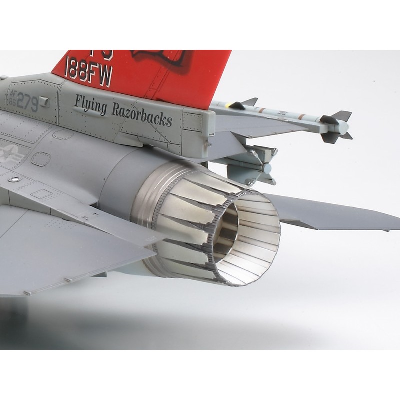 Збірна модель літака літак 1:48 F-16C [Block 25/32] 61101 1:48