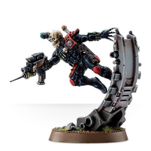 Space Marines Миниатюра WARHAMMER 40000: ASTRA MILITARUM - EVERSOR ASSASSIN