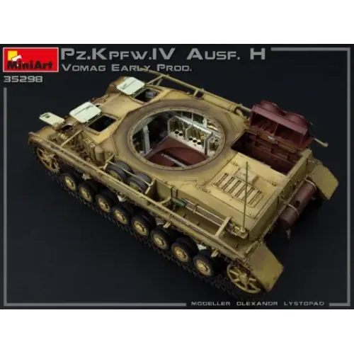Збірна модель 1:35 Танк Pz.Kpfw.IV Ausf. H Вомаг ранній випуск травень 1943 р. з інтер'єром Miniart 35298
