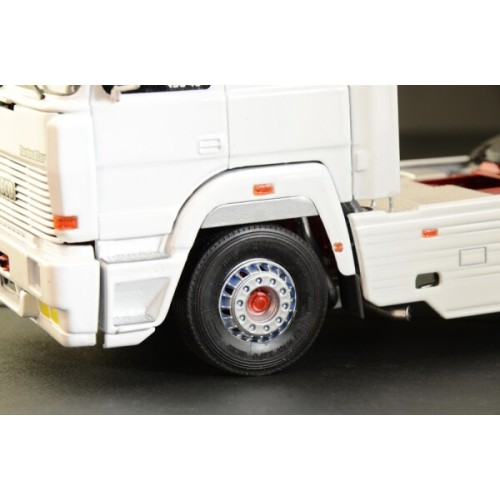 Збірна модель 1:24 вантажний автомобіль: тягач IVECO Turbostar 190.48 Special Італері 3926