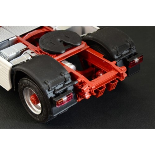 Збірна модель 1:24 вантажний автомобіль: тягач IVECO Turbostar 190.48 Special Італері 3926
