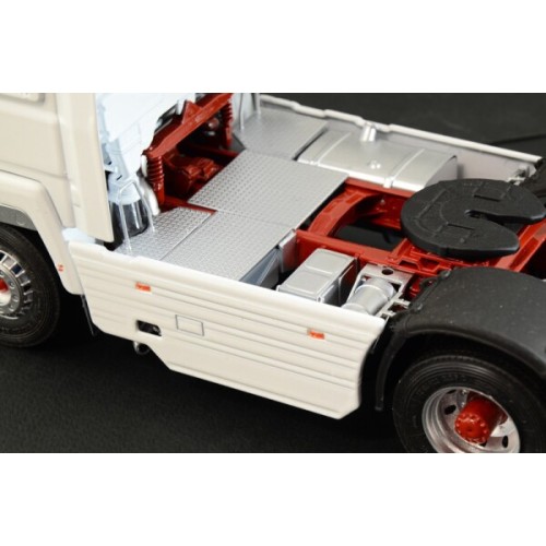 Збірна модель 1:24 вантажний автомобіль: тягач IVECO Turbostar 190.48 Special Італері 3926