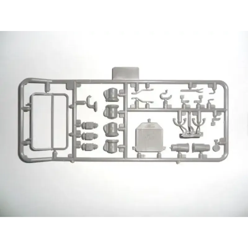 Збірна модель 1:24 Пожежний автомобіль з екіпажем T 1914 ICM 24017