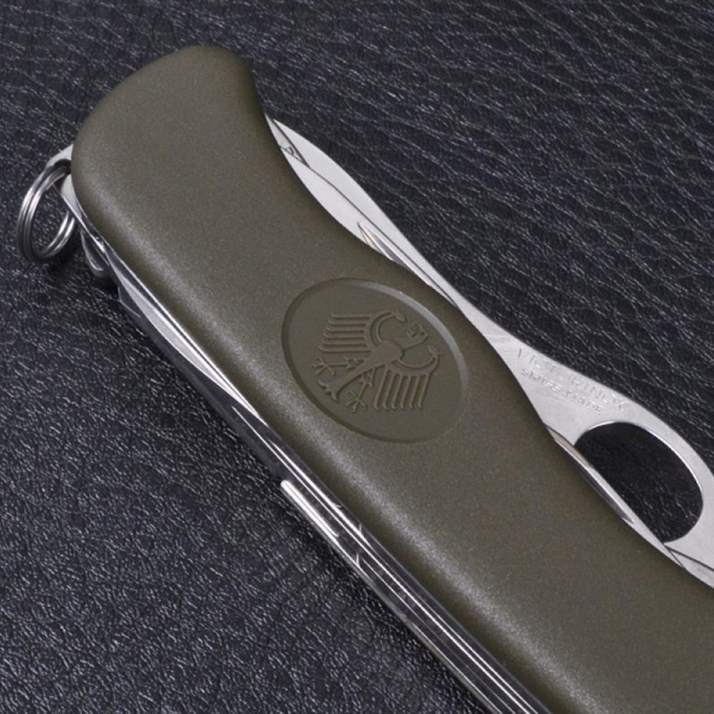 Складаний ніж Victorinox Military One Hand 0.8461.MW4DE