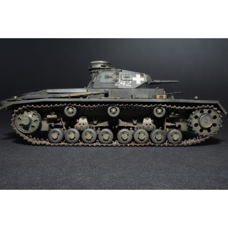 Збірна модель Збірна модель 1:35 Німецький танк Pz.Kpfw. III Ausf D MiniArt 35169