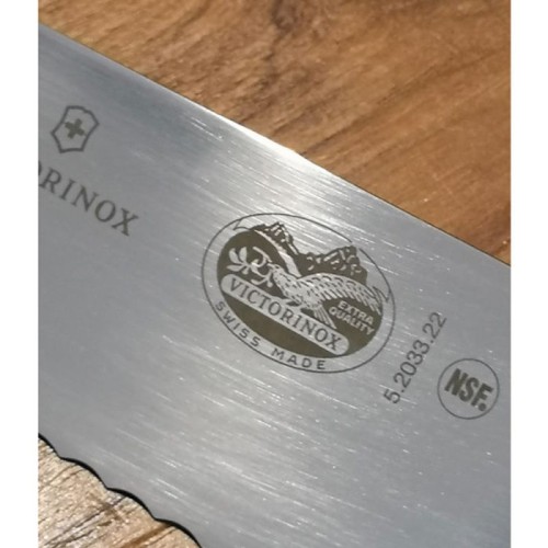 Обробний ніж Victorinox FIBROX 22см хвил чорн 5.2033.22