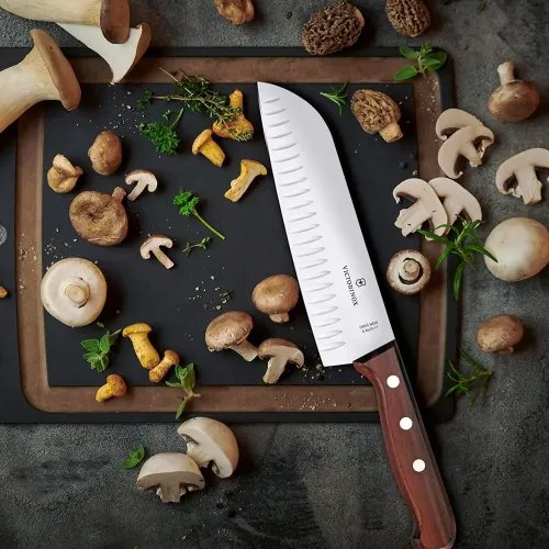 Ніж-сантоку Victorinox WOOD 17см дерев’ян 6.8520.17G
