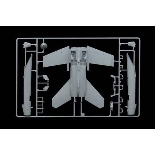 Сборная модель самолета Cборная модель 1:48 Самолет EA-18G Growler Италери 2824 1:48