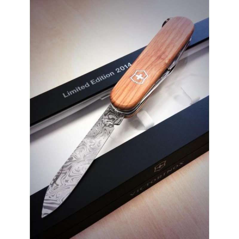 Складаний ніж Victorinox SPARTAN Damascus 1.3601.J14