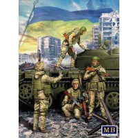 Сборная модель 1:35 Фигуры Оборона Киева, март 2022 г. Трофей МастерБокс 35223