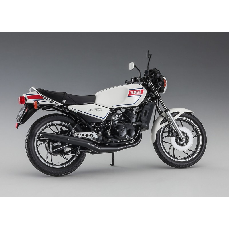 Збірна модель мотоцикл – Yamaha RZ250 (4L3) (1980) – Hasegawa 21513