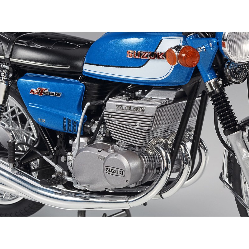 Збірна модель мотоцикл – SUZUKI GT380 B – Hasegawa 21505