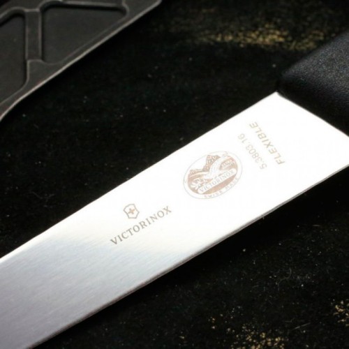 Кухонні ножі Філейний ніж Victorinox STANDARD Filleting Flexible 16см чорн 5.3803.16B