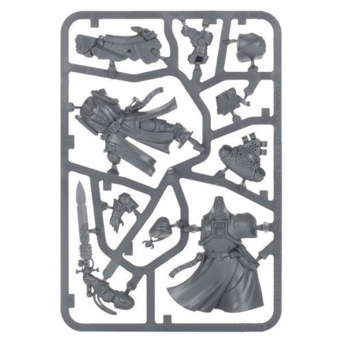 Space Marines Миниатюра WARHAMMER 40000: SPACE MARINES - PRIMARIS LIBRARIAN IN PHOBOS ARMOUR