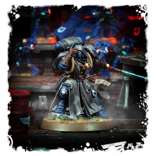 Space Marines Миниатюра WARHAMMER 40000: SPACE MARINES - PRIMARIS LIBRARIAN IN PHOBOS ARMOUR