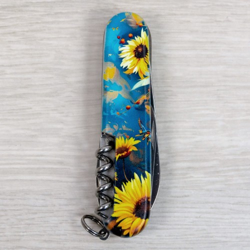 Ножі та мультитули Victorinox Складаний ніж Victorinox CAMPER UKRAINE Величний Сокіл 1.3613.3.T3180pw