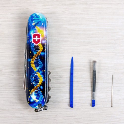 Ножи и мультитулы Victorinox Швейцарский складной нож 91мм Victorinox HUNTSMAN UKRAINE ДНК Украинца 1.3713.3.T3270pw