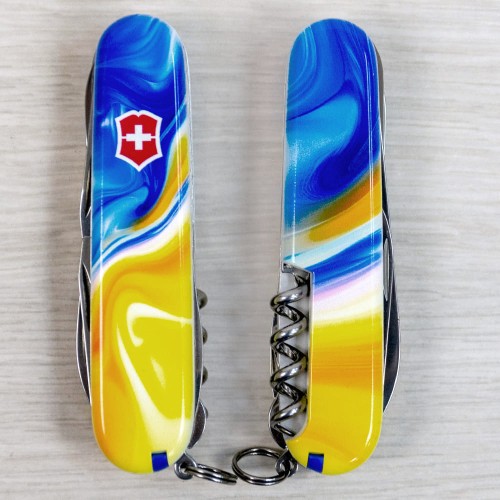 Ножи и мультитулы Victorinox Швейцарский складной нож 91мм Victorinox HUNTSMAN UKRAINE 1.3713.7.T3250pw