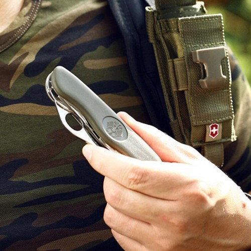 Ножи и мультитулы Victorinox Складаний ніж Victorinox Military One Hand 0.8461.MW4DE